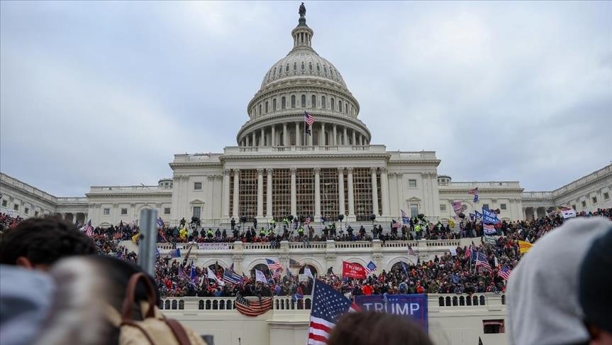 4 Orang Tewas Ketika Pendukung Donald Trump Melakukan Menyerbu Capitol AS